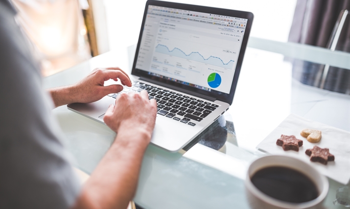 How Flooring Distributors Can Increase Sales Through an Online Dealer